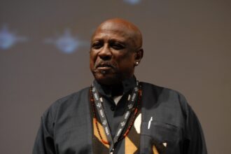 a picture of Louis Gossett Jr.